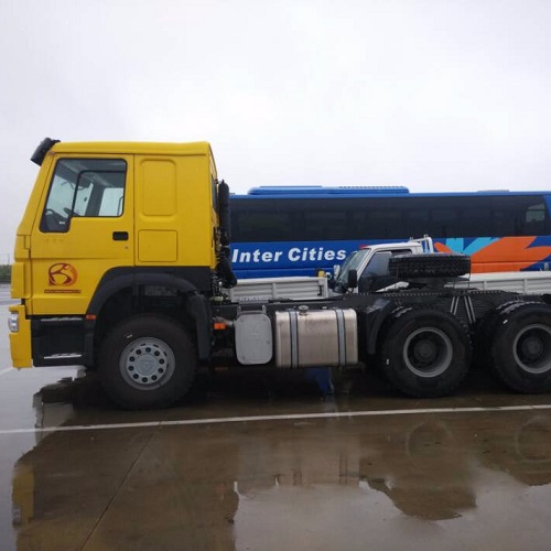 Pneu 12.00R20 blanc de l'euro 2 de camion de tracteur du moteur 6x4 de la tête 40t de remorque