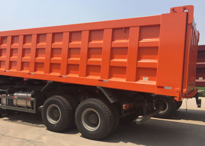 Roues LHD 31tons 20-30CBM ZZ3317N3867W du camion à benne basculante SINOTRUK HOWO 371HP 12