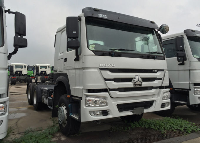 Cabine deux de toit des roues HW 79 du camion de remorque de tracteur de Howo LHD 10 la haute amarre 102 km/h à quai