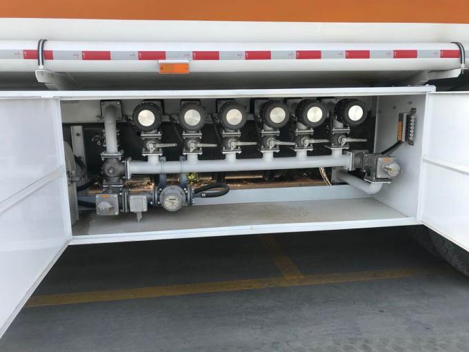 Camion de réservoir de carburant 336 de l'EURO 2 de HOWO, camion 25CBM de pétrolier 20 tonnes de charge utile 4