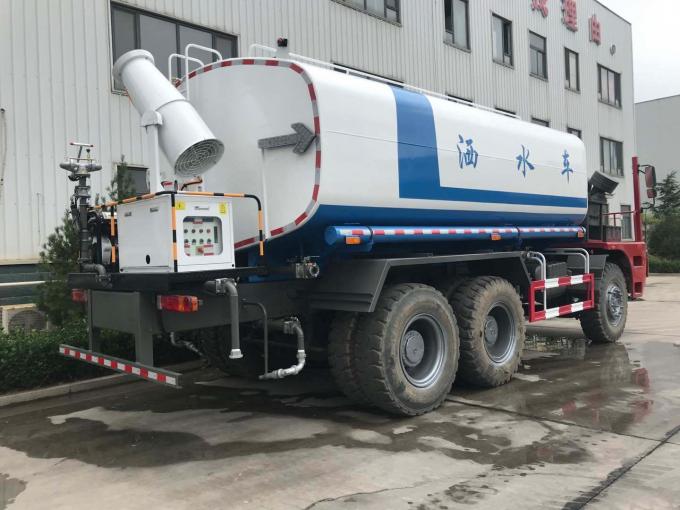 Camion de l'eau de Sinotruk 4X4 5-10ton 5-10cbm