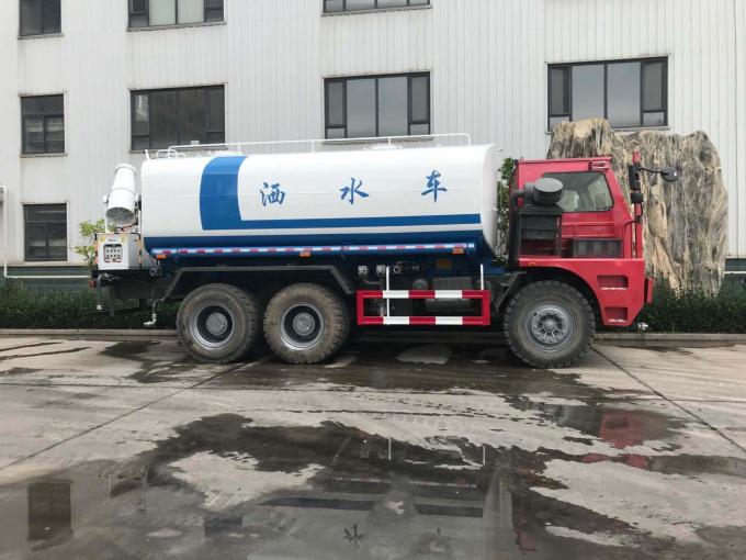 Camion de l'eau de Sinotruk 4X4 5-10ton 5-10cbm