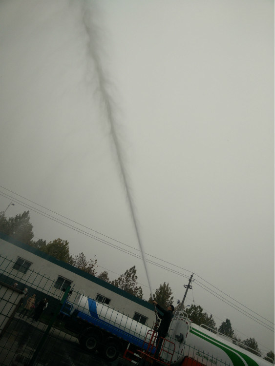 Camion de l'eau de Sinotruk 4X4 5-10ton 5-10cbm