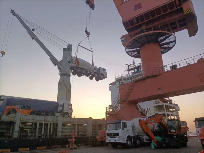 Conteneur de 3 weheels des axes 12 50 tonnes de Van Semi Trailer résistant 8