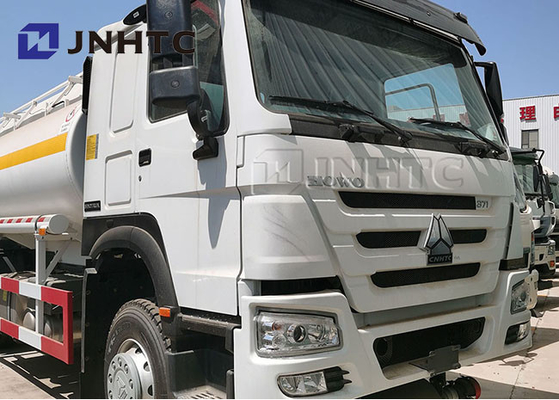 Camion 6x4 20000l de réservoir de carburant de Sinotruk Howo 25000 litres