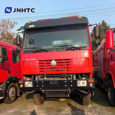 HOWO 4*4 Camion de lutte contre les incendies HOWO 5000L Cisterne à mousse d'eau Camion de lutte contre les incendies Mini Camion de lutte contre les incendies