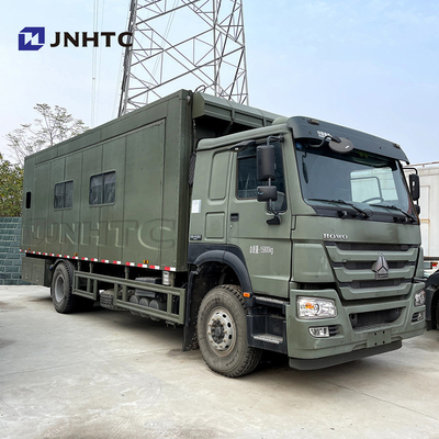 HOWO 4x2 6 roues Voiture de camping Cuisine Restaurant Dining Truck Véhicule de vente en gros Voiture de chargement À vendre