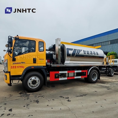 HOWO équipement de pulvérisation d'asphalte camions 4X2 160HP intelligent diffuseur de bitume à vendre
