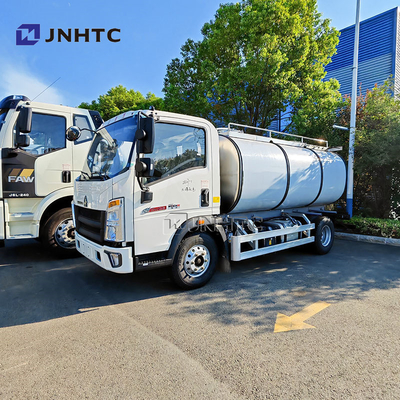 Sinotruk Howo 4x2 camion pétrolier à carburant léger camion-citerne 4200 litres camion-citerne à carburant diesel