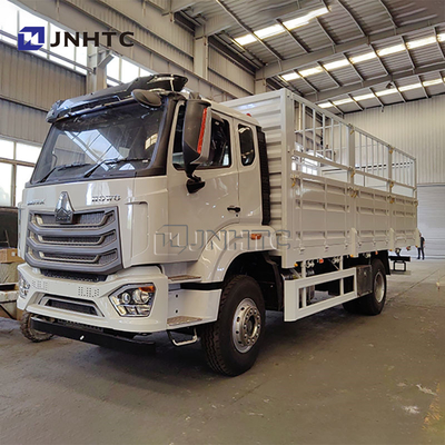 Sinotruk Howo Nx Fence camion de 8 tonnes avec une remorque de chargement complète