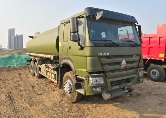 camion-citerne aspirateur 15CBM d'essence et d'huile 336HP pour l'usage d'armée, camions de livraison d'essence et d'huile