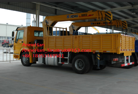 La grue de Sinotruk Howo 4x2 a monté le camion, grue télescopique de boom de Xcmg de la tonne 5-10