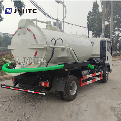 Euro 3 Rhd LHD de camion d'aspiration d'eaux d'égout de Sinotruk HOWO 4X2 5000 litres