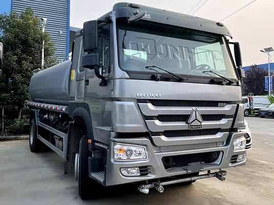 Sinotruk Howo 6 Wheeler 4*2 Camion-citerne de carburant Howo pétrolier 10000L