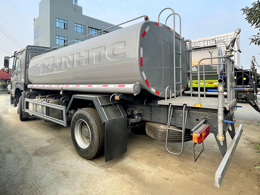 Le camion de jet d'eau de Sinotruk 6x4 10 roule le camion d'arrosage de l'eau 15000L