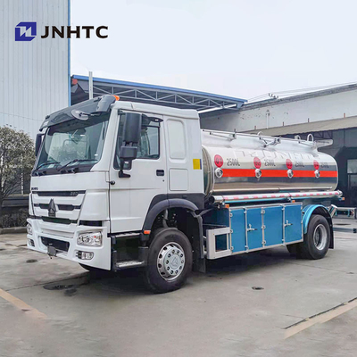 Camion-citerne aspirateur de Sinotruk Howo d'alliage d'aluminium de 6 roues 10000 litres avec le distributeur