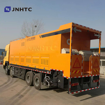 camion en caoutchouc HOWO A7 de 8x4 Asphalt Gravel Macadam Synchronous Sealing