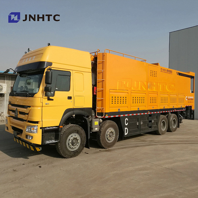 camion en caoutchouc HOWO A7 de 8x4 Asphalt Gravel Macadam Synchronous Sealing