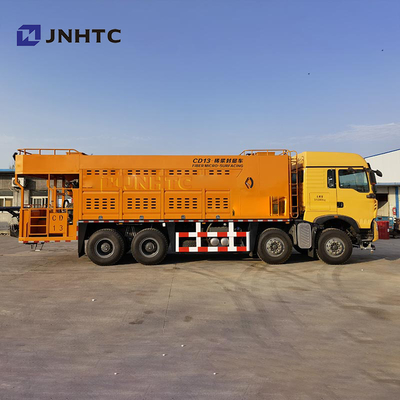 Camion HOWO 8x4 A7 H5 de cachetage de boue de fibre d'entretien des routes