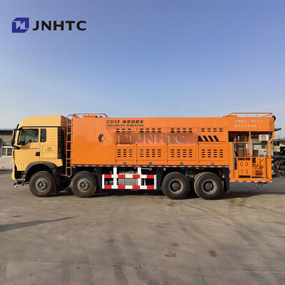 Camion HOWO 8x4 A7 H5 de cachetage de boue de fibre d'entretien des routes