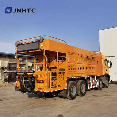 Camion HOWO 8x4 A7 H5 de cachetage de boue de fibre d'entretien des routes