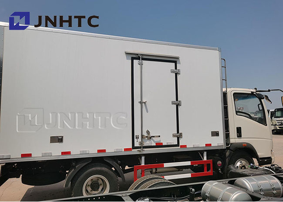 SINOTRUCK Howo 4x2 a frigorifié des camions pour la viande 266hp