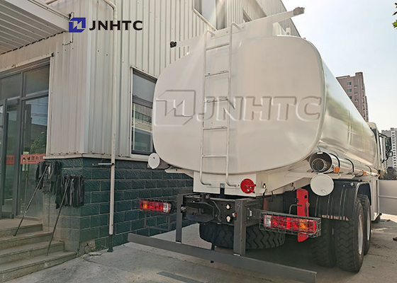réservoir de l'eau 20m3 arrosant le camion Sinotruk Howo 6x4