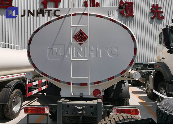 Camion 6x4 20000l de réservoir de carburant de Sinotruk Howo 25000 litres