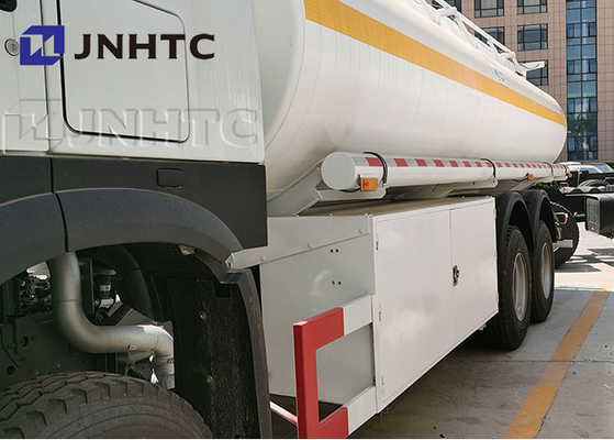 Camion 6x4 20000l de réservoir de carburant de Sinotruk Howo 25000 litres
