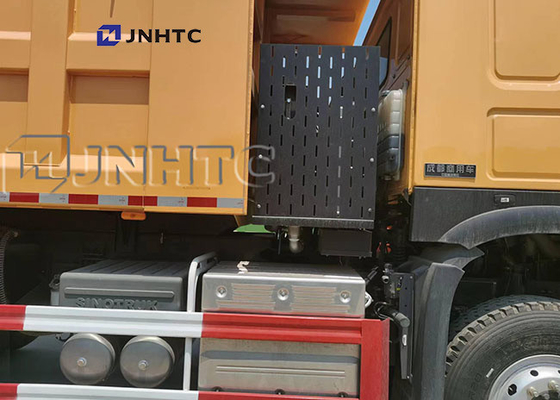 Camion pick-up Sinotruk Howo 371hp 300L de chasse-neige de balayeuse de route