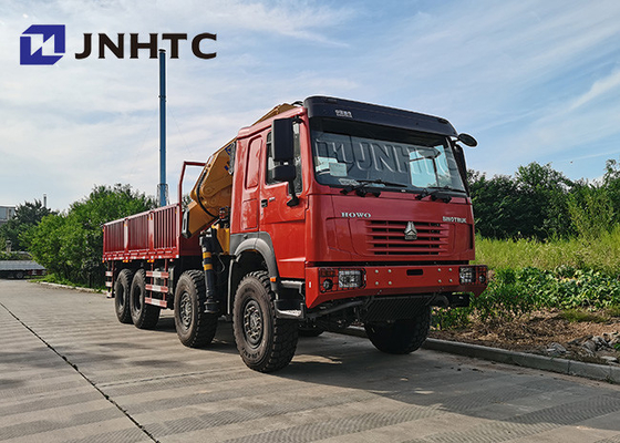 Sinotruck Howo 8x8 tout le camion de cargaison d'entraînement de roue avec des grues de 30t 13t