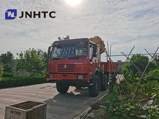 Sinotruck Howo 8x8 tout le camion de cargaison d'entraînement de roue avec des grues de 30t 13t