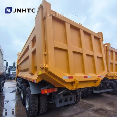Sinotruck Dump Truck Mining Tipper 10 roues 50 tonnes de charbon vers la RDC