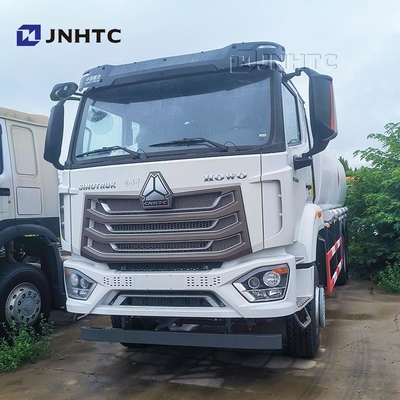 Camion-citerne aspirateur diesel de la livraison de carburant de SINOTRUK HOHAN 6X4 à vendre