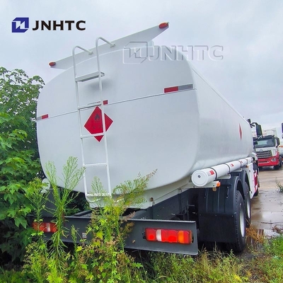 Camion-citerne aspirateur diesel de la livraison de carburant de SINOTRUK HOHAN 6X4 à vendre