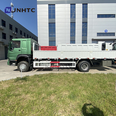 ODM HOWO Camion de chargement à clôtures 4X2 300HP Camion de chargement à 6 roues