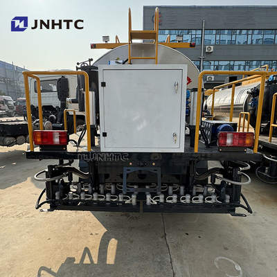 Chine Vente à chaud Howo 4 Cbms Route Distributeur intelligent d'asphalte camions Nouveau pulvérisateur de bitume Distributeur d'asphalte camions