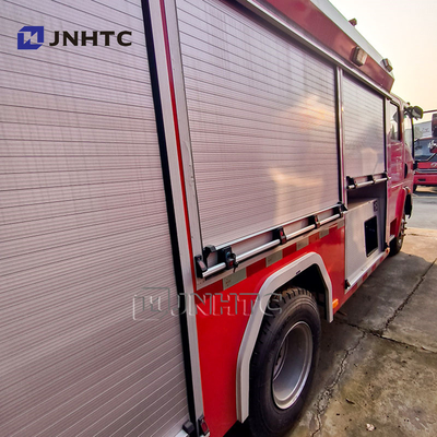 NEW SINOTRUCK Howo 4x2 camion de lutte contre les incendies léger avec pompe à eau camion de haute qualité