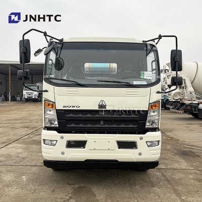 Nouveau HOWO Mini Béton Mixer Truck avec couleur blanche 4X2 4cbm 6 roues de haute qualité