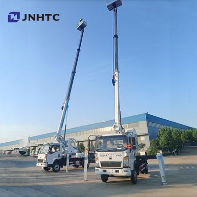 Howo 4x2 Bucket Truck Plateforme de travail aérienne Truck monté à haute altitude Truck d'exploitation pour l'entretien des feux de rue
