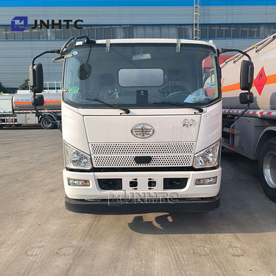 Camion-citerne à réservoir de carburant FAW