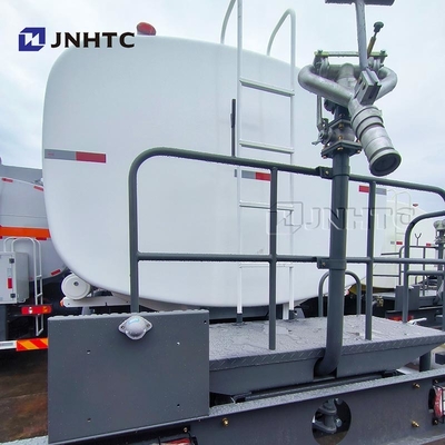 Nouveau produit Sinotruk Howo camion réservoir d'eau 8X4 400HP 10 pneus réservoir d'eau vente à chaud