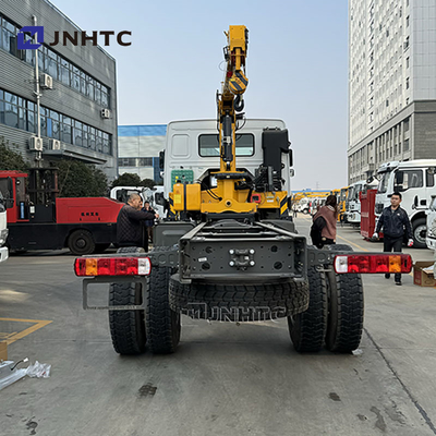 SINOTRUK HOWO Camion de chargement diesel 4x4 6 roues châssis avec grue bas prix