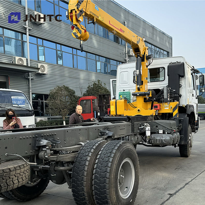 SINOTRUK HOWO Camion de chargement diesel 4x4 6 roues châssis avec grue bas prix