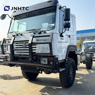 SINOTRUK HOWO 4X4 Transmission du véhicule de fret Poids du camion châssis Bon prix