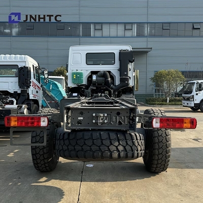 SINOTRUK HOWO 4X4 Transmission du véhicule de fret Poids du camion châssis Bon prix