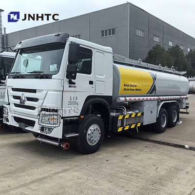Sinotruk Howo Camion réservoir d'huile 6x4 340 chevaux Capacité 12 roues Camion réservoir de carburant À vendre