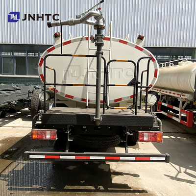 Chine Howo Tanke camion d'eau 4x2 camions d'eau légers 10cbm camion d'arrosage d'eau