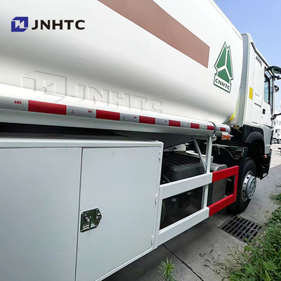 Nouveau camion-citerne à pétrole Howo 6x4 400 ch Capacité 12 roues camion-citerne à carburant à vendre