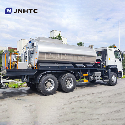 HOWO Disperseur de bitume intelligent équipement de pulvérisation d'asphalte camions 6X4 336HP À vendre